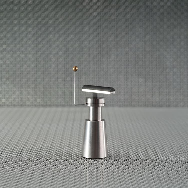Little Fwend Low – Automatische Toonarm Lift — afbeelding 1