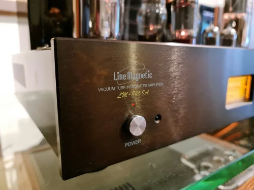 Line Magnetic LM-845IA Versterker