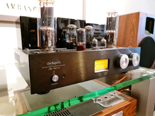 Line Magnetic LM-845IA Versterker